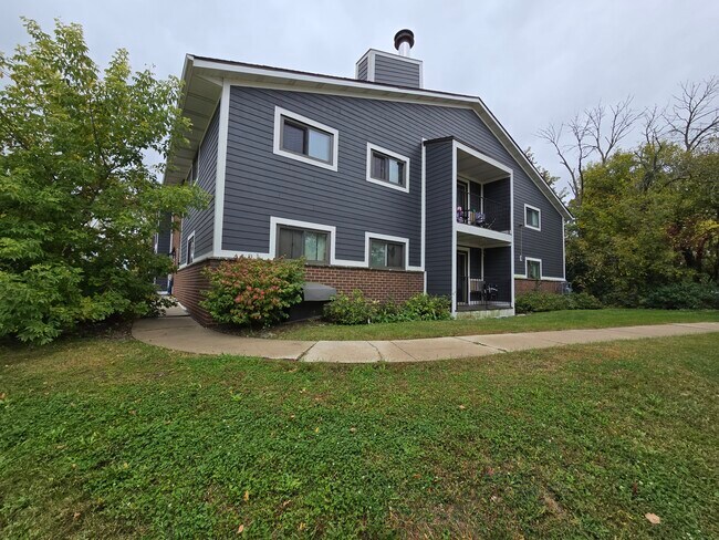 Afuera - 4521 S Ahmedi Ave