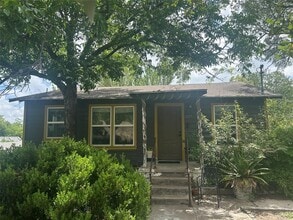 Building Photo - 1137 Poquito St