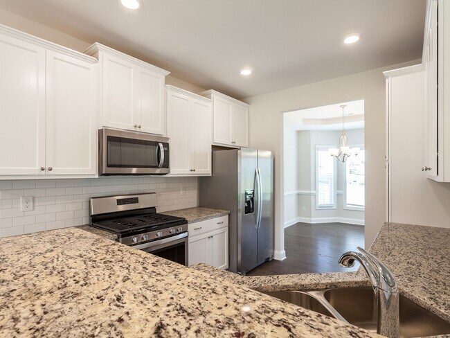 Foto del edificio - 409 Forest Glen Dr