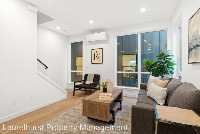 Foto del edificio - 2 br, 2 bath House - 6232 Stanley Ave Sout...