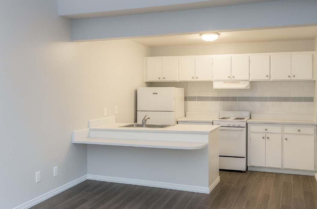 Foto principal - 5470 Military Dr W