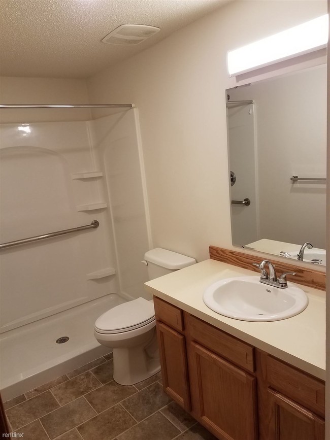Building Photo - 1 br, 1 bath Apartment - Cedar Village