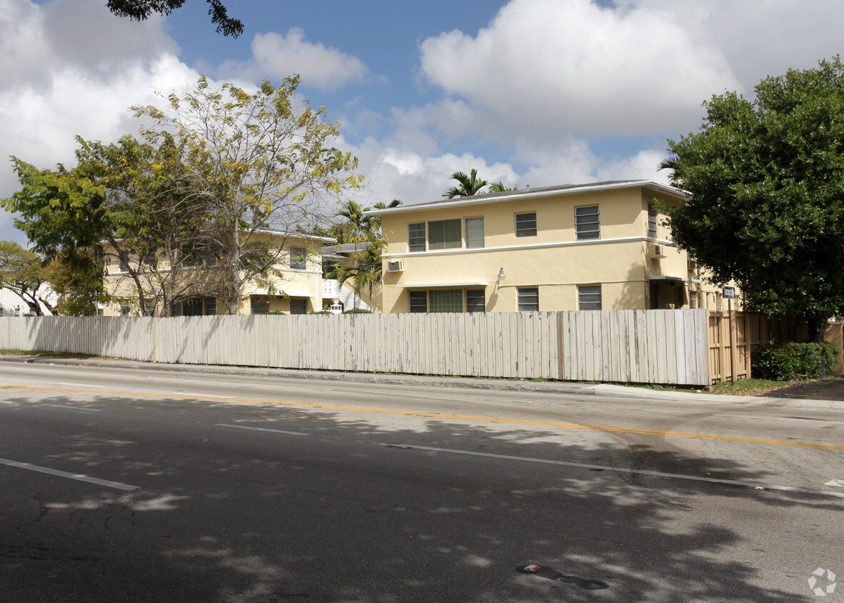 1001 S Le Jeune Rd, Miami, FL 33134 Apartments in Miami, FL
