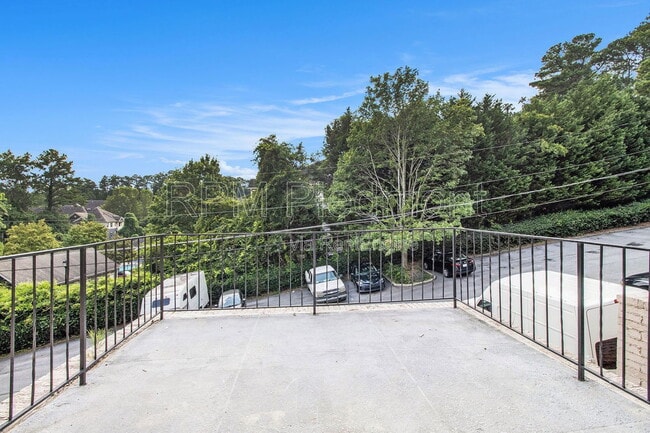 Foto del edificio - 2805 Northeast Expy