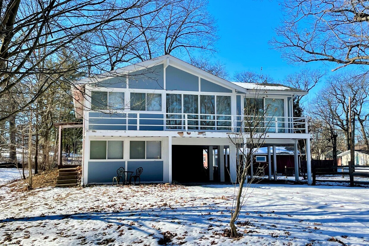 38 Garfield Pkwy, Williams Bay, WI 53191 House Rental in Williams Bay