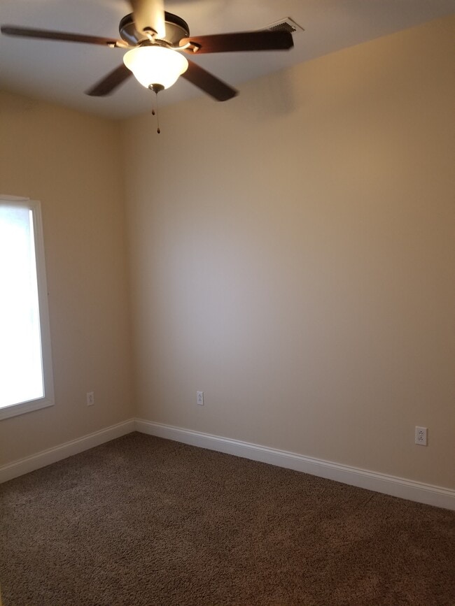 Building Photo - 406 Treyson Ln