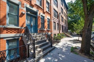 Building Photo - 226 1st St