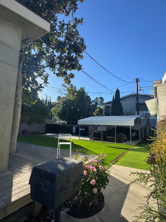 Building Photo - 5309 Comercio Way