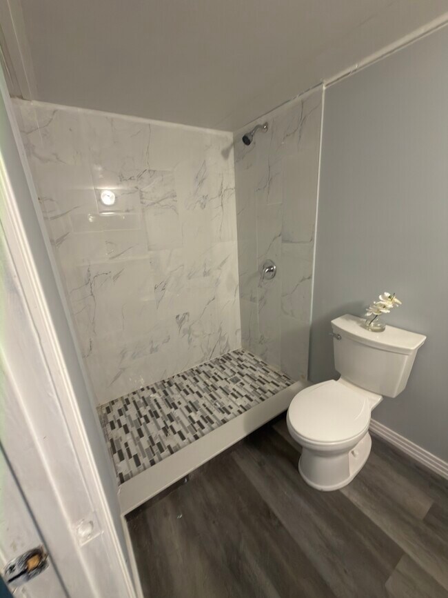 Foto del edificio - 1302 Ariana Woods Cir