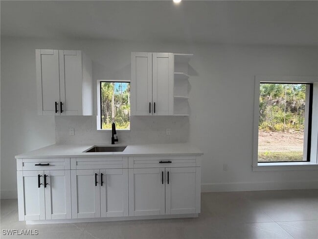 Foto del edificio - 4141 Everglades Blvd S