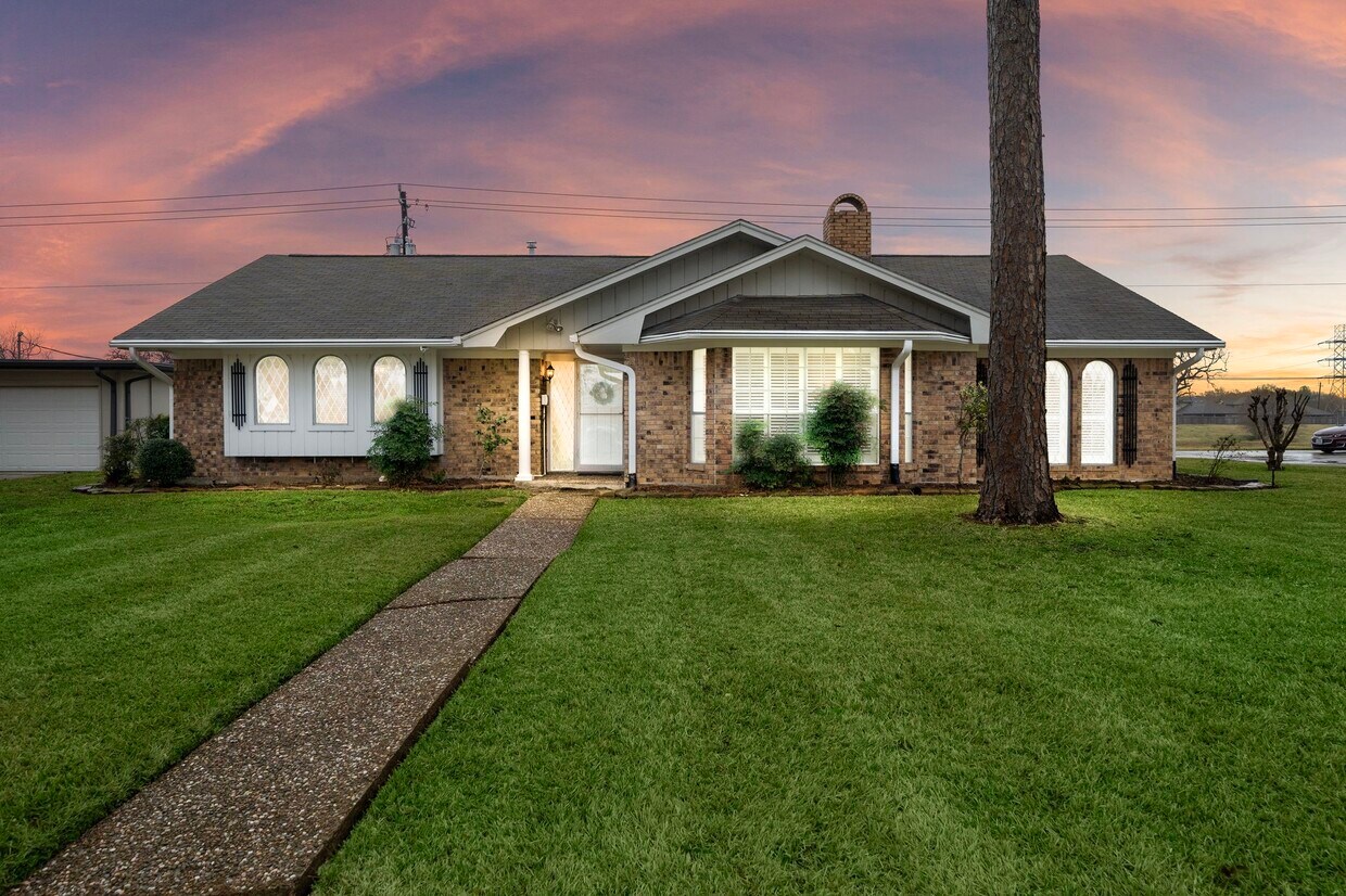 Primary Photo - 4912 Goose Creek Dr