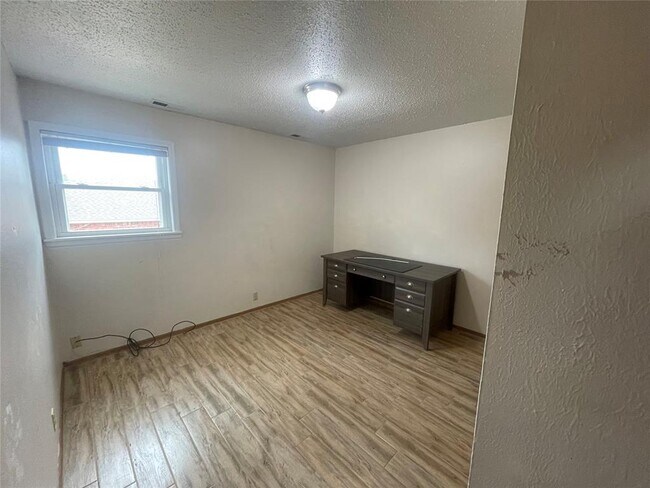 Foto del edificio - 716 N Elm St