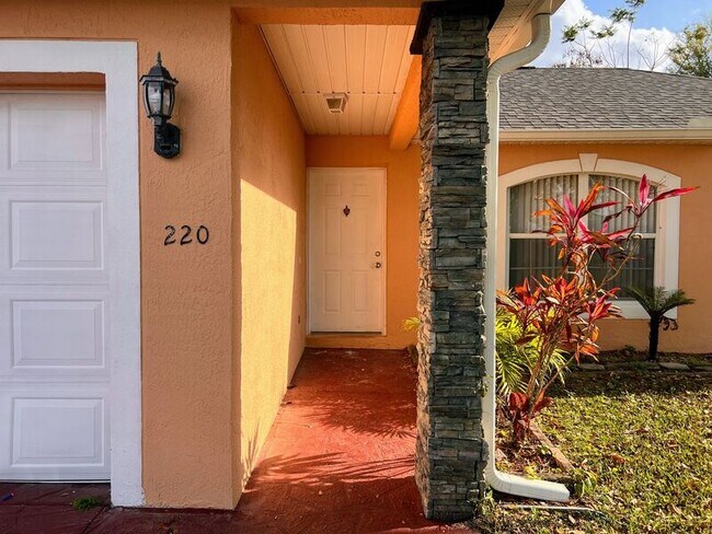 Foto del edificio - 220 Canterbury Ct