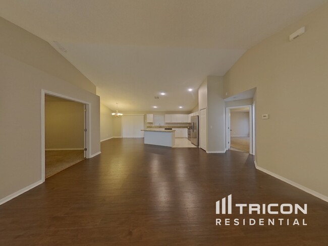 Building Photo - 5044 Pine Needle Dr