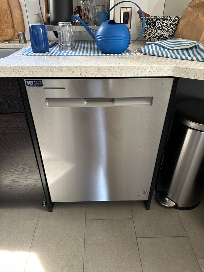 Foto del edificio - 1544 Murray Dr