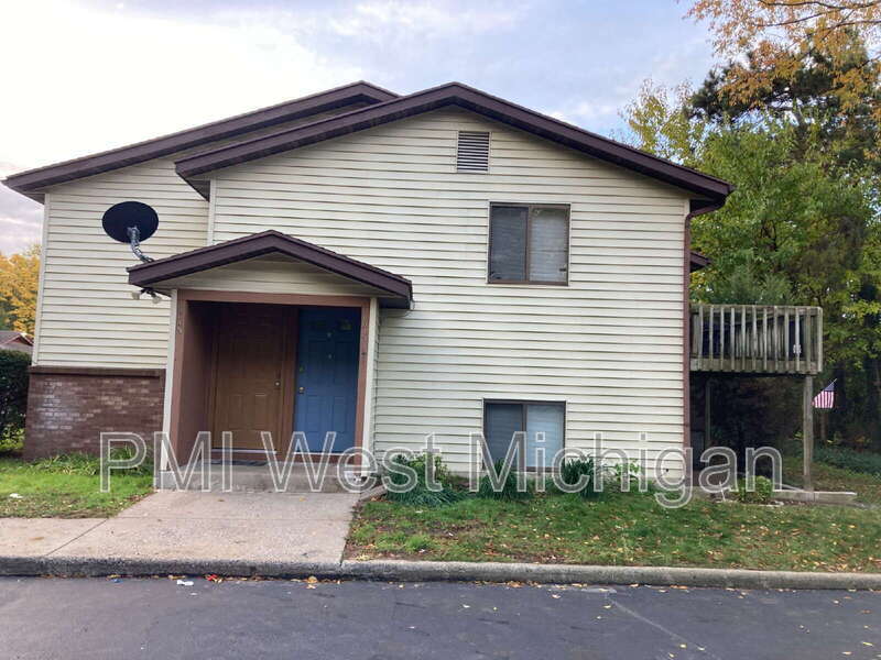 Primary Photo - 6043 In the Pines Dr SE