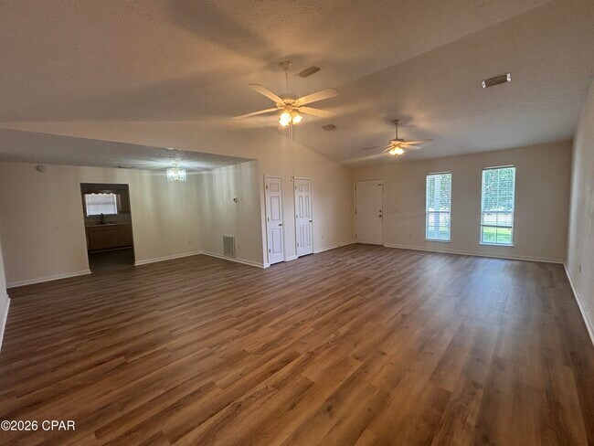 Foto del edificio - 509 Phillips Ct