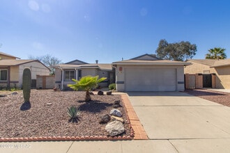 Building Photo - 5961 N Edenbrook Ln
