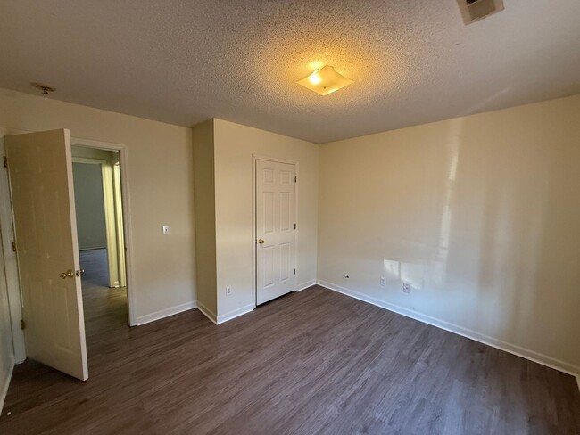 Foto del edificio - Two bedroom, 1 bath apartment in Graham (Park Place Apts)