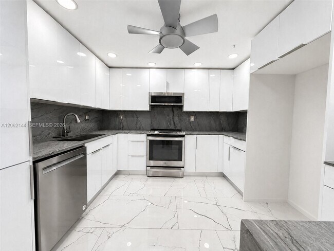 Foto del edificio - 290 174th St