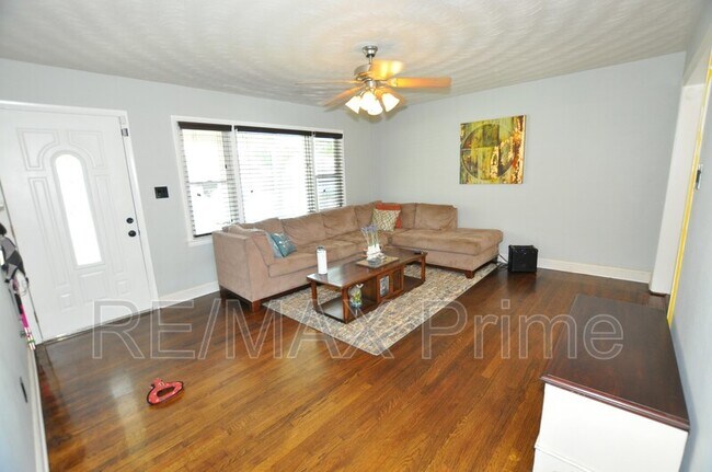 Building Photo - 104 McCosh Dr