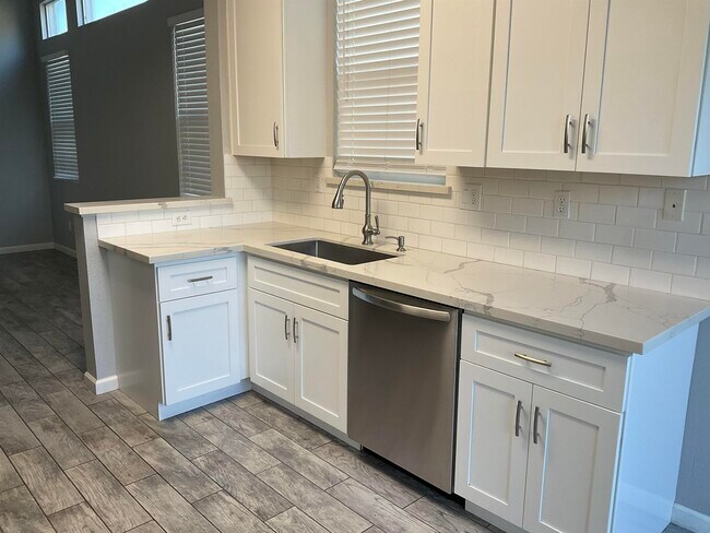 Foto del edificio - 1791 Kent Dr