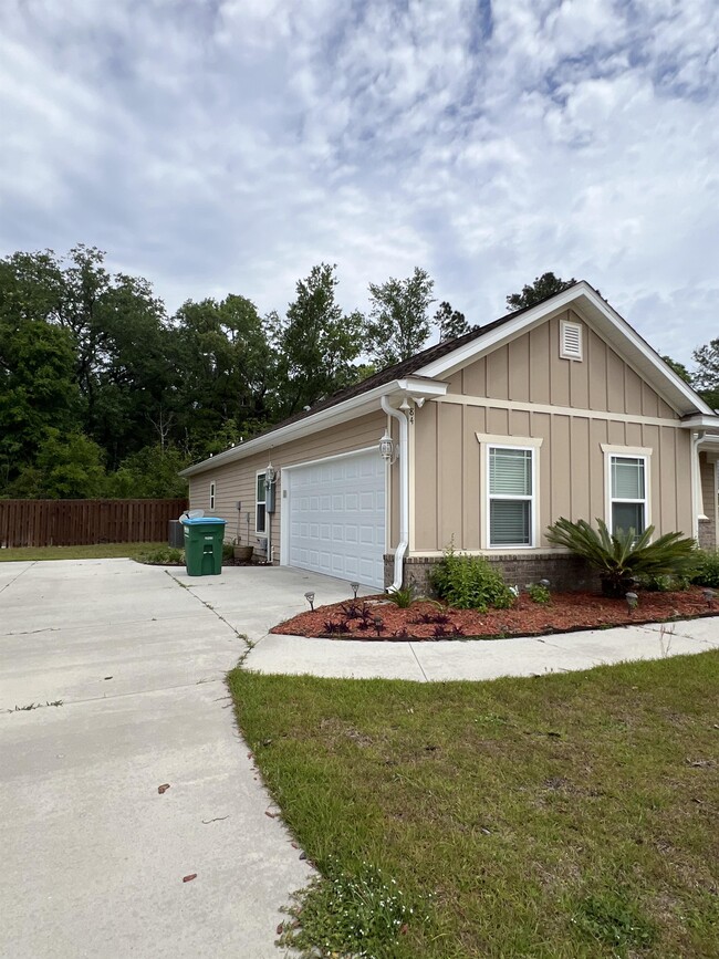 Building Photo - 84 Arbor View Dr