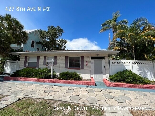 Foto del edificio - 427 8th Ave N