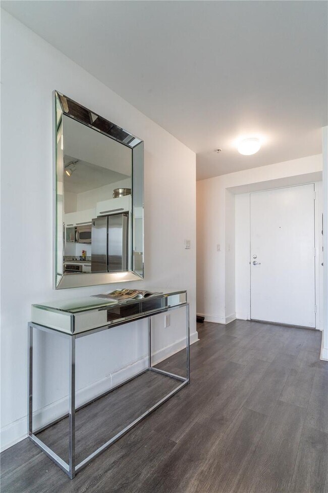 Foto del edificio - 601 NE 36th St