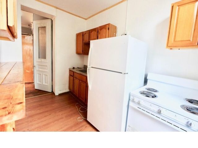Primary Photo - 78 Macdonough St