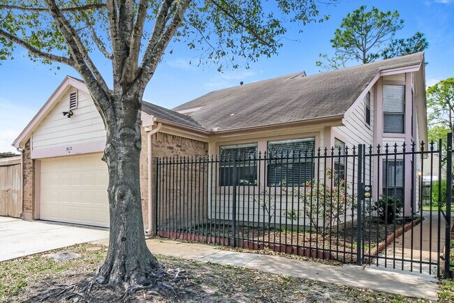 Foto del edificio - 3410 Truckee Dr