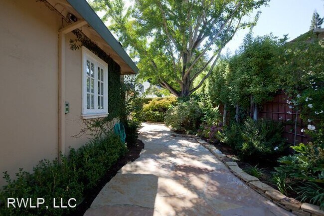 Foto del edificio - 3 br, 3 bath House - 265 Tennyson Avenue
