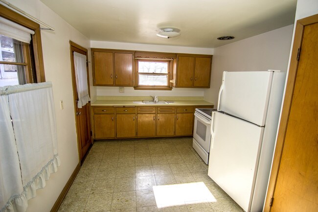 Building Photo - 6525 Powell Pl