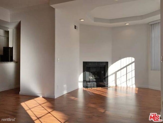 Building Photo - 2 br, 2 bath Condo - 14430 Benefit St Apt 104