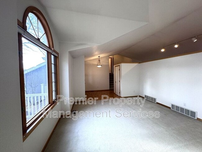 Foto del edificio - 4041 Pine Cove Rd