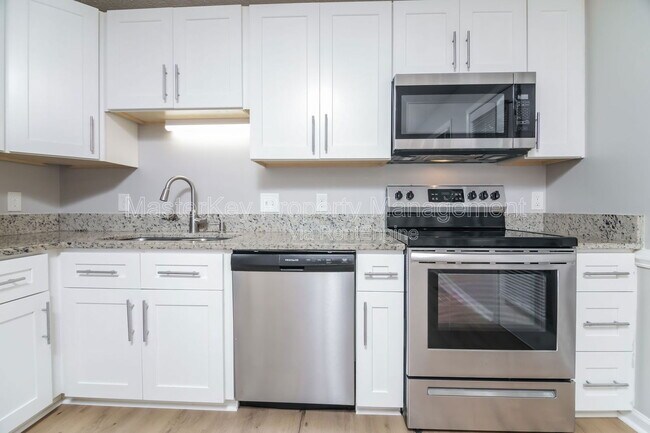 Building Photo - 1021 Amber Acres Ln