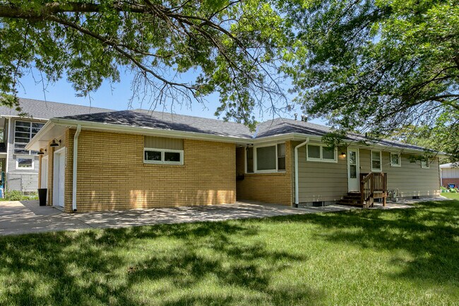 Side Driveway - 1224 S 30th St