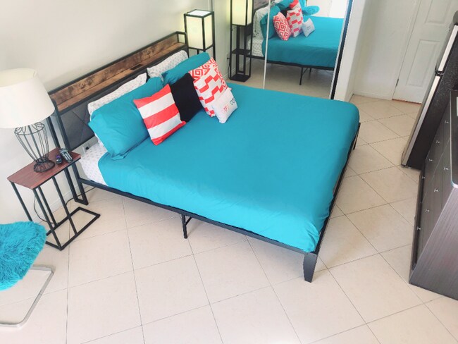 Building Photo - 72883 Sierra Vista Dr