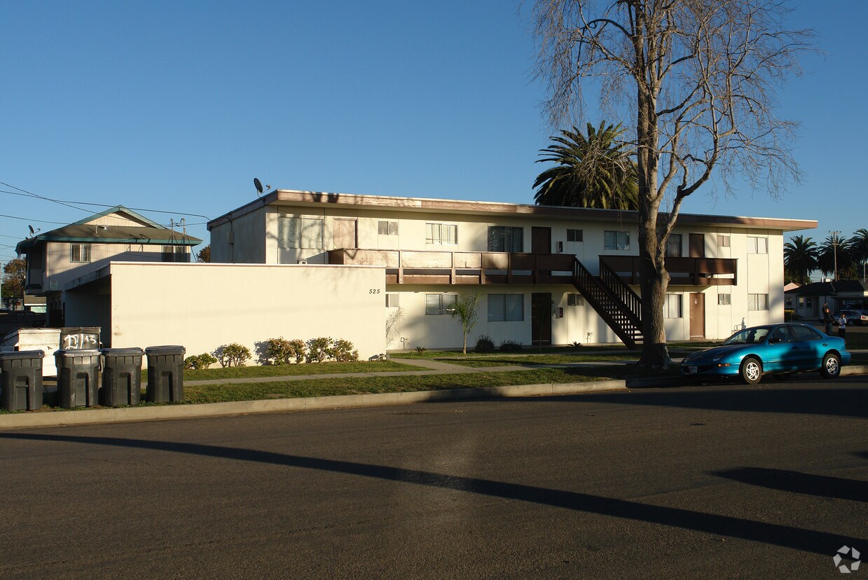 Building Photo - 525 W Mill St