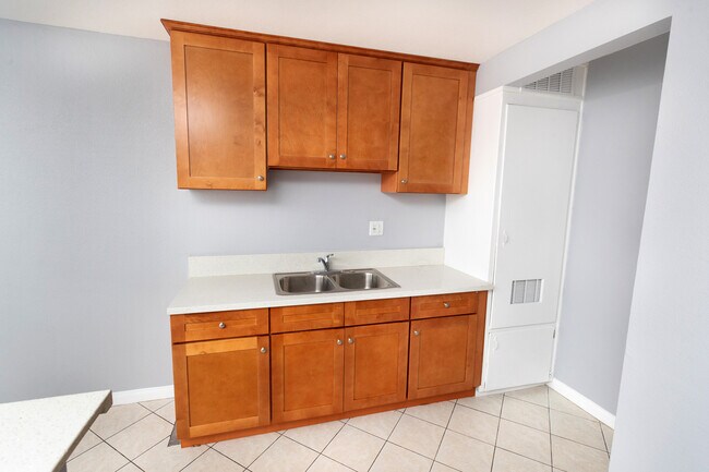 Building Photo - 255 E Artesia Blvd