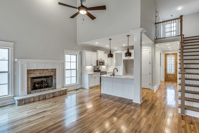 Building Photo - 122 Shady Hollow Dr