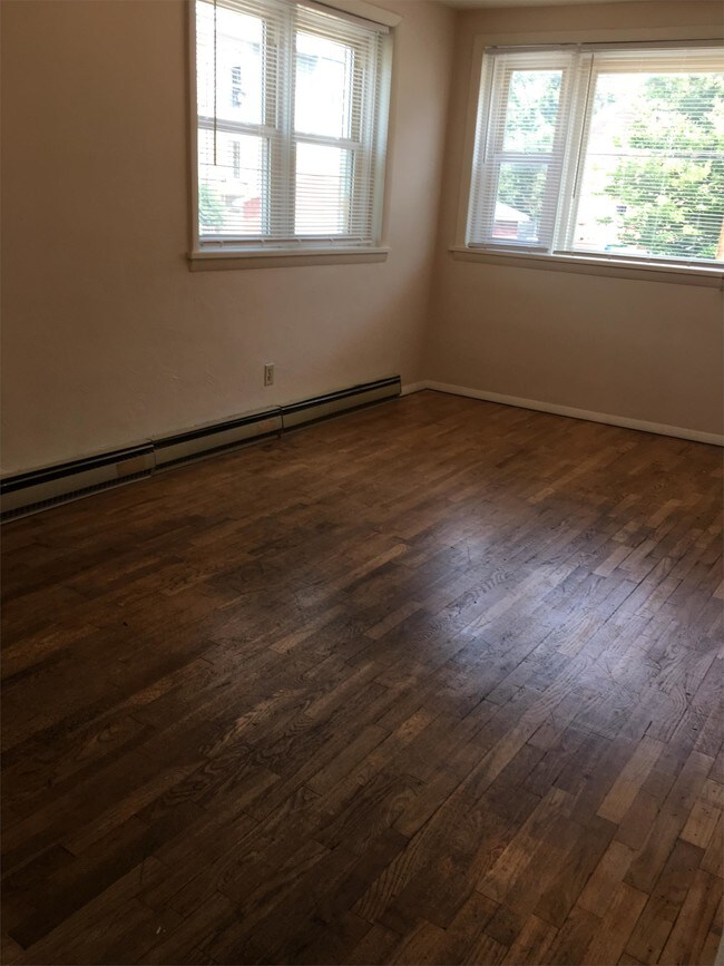 Foto del edificio - 306 W Hill St