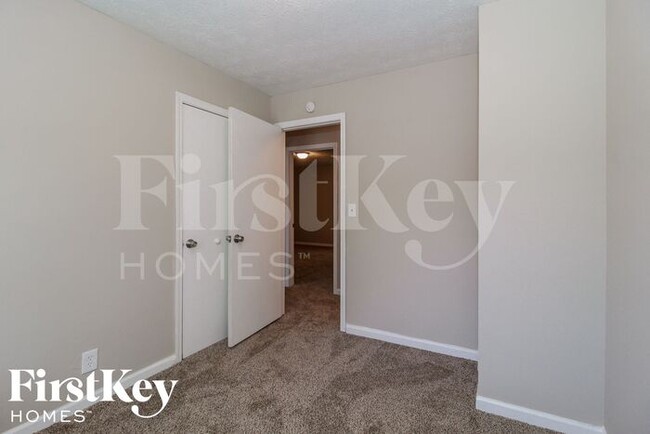 Foto del edificio - 5207 Shawn Ln