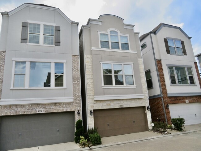 Building Photo - 6755 Highclere Manor Ln