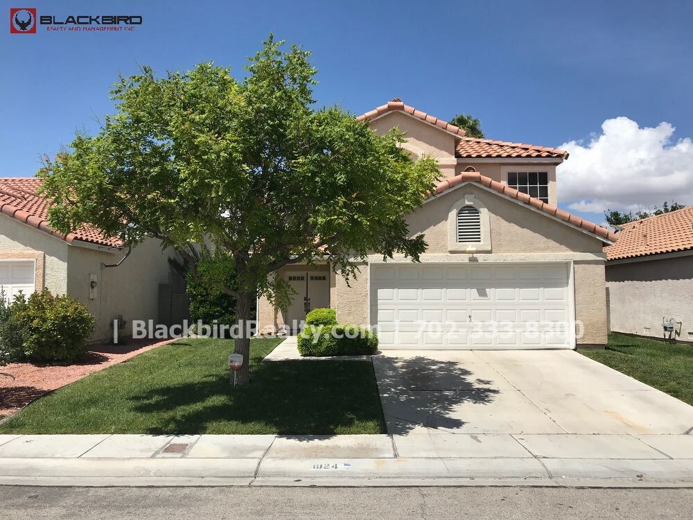 Primary Photo - NW 3 Bedroom Swimming Pool Solar Panels