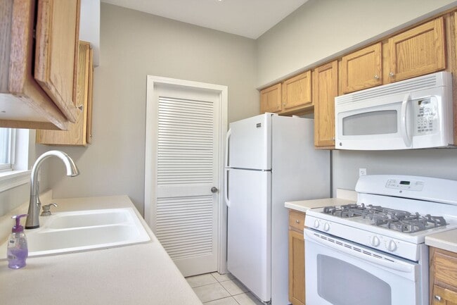 Foto del edificio - 14056 Danbury Dr