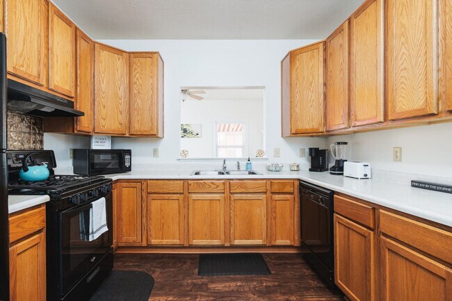 Foto del edificio - 742 N Sheffield Ave