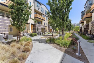 Building Photo - 2071 Mahuron Cir
