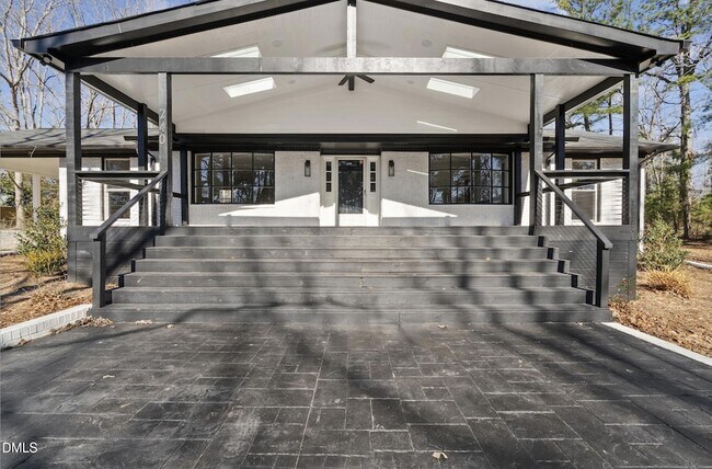 Foto del edificio - 240 Forestwood Park Rd