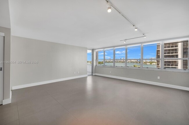 Building Photo - 11 Island Ave